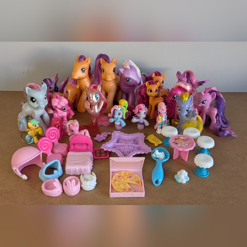 My Little Pony | Bundle of Ponies & Accessories, Multi Generation